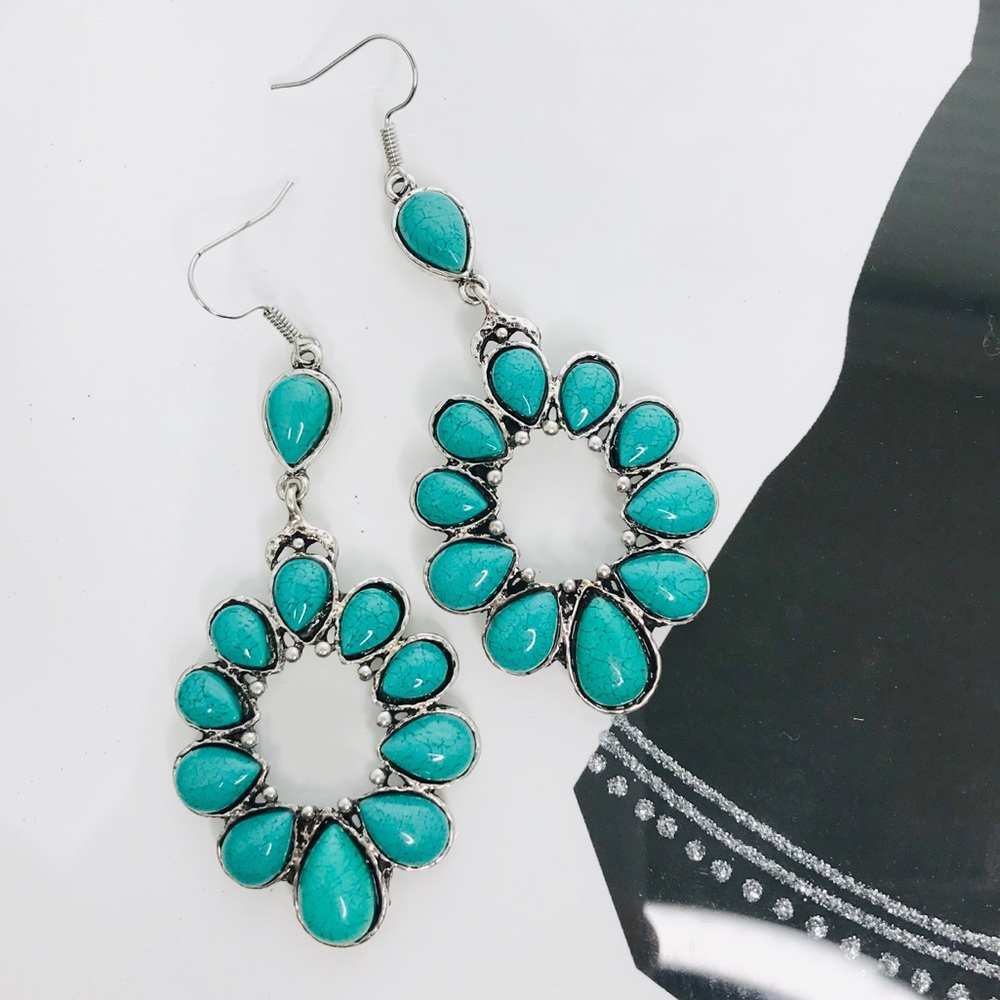 Turquoise Teardrop Dangle Earrings Silvertone‎